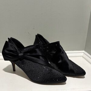 NWOT J. Renee Black Elettra Crystal Embellished Pointed Toe Heels w/ Bow-size 13